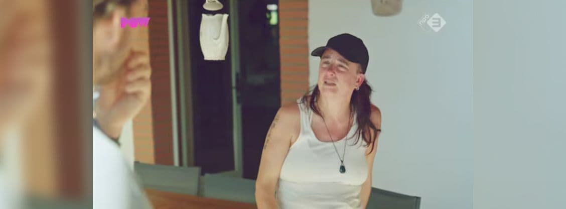 Rutger Castricum ging met ‘uitkeringstrekkers’ op vakantie en nam een koffer vol stille insinuaties mee